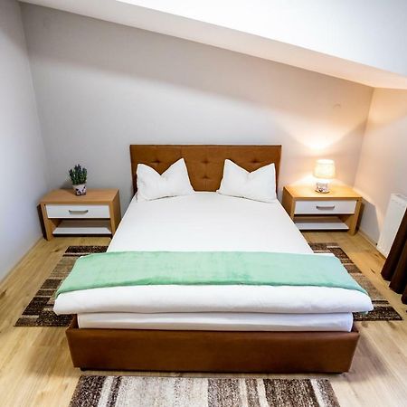 Casa Blum Hotel Lugoj Buitenkant foto