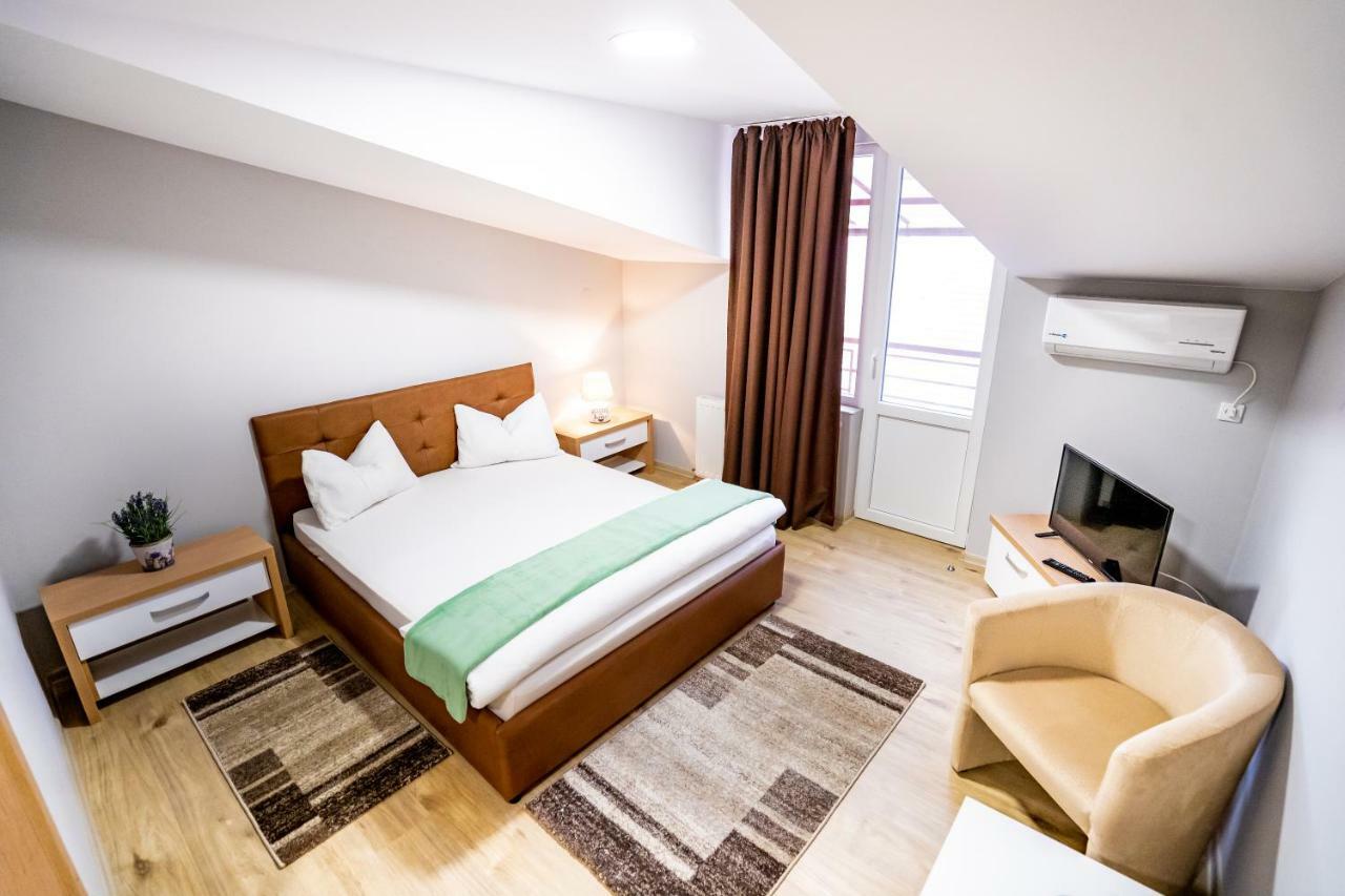 Casa Blum Hotel Lugoj Buitenkant foto